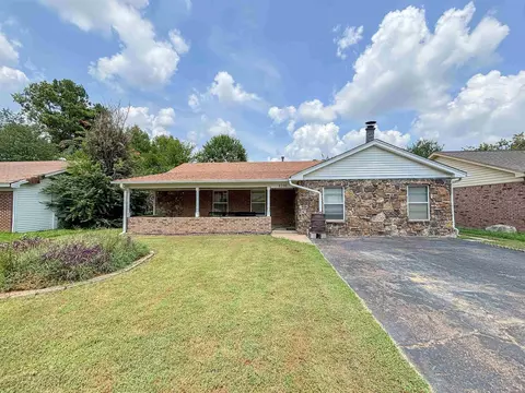 6296 Woodgreen Rd, Millington, TN 38053