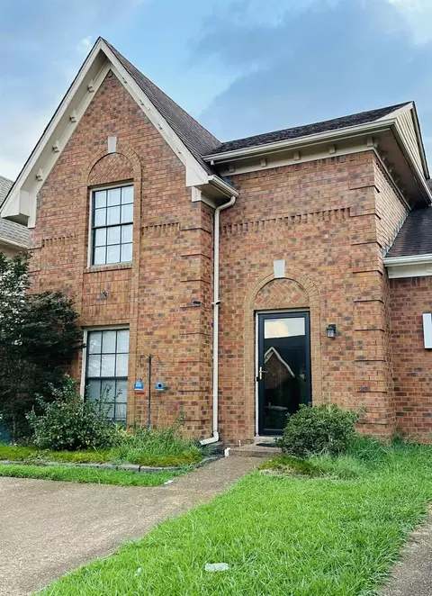 1613 Red Barn Dr, Cordova, TN 38016