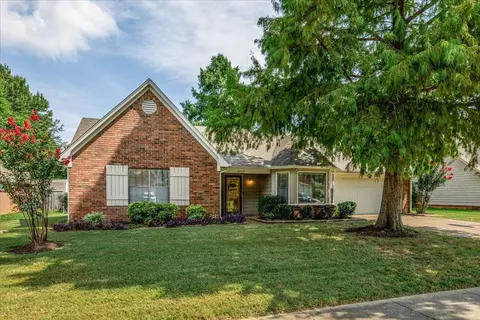 6640 Laurel Valley Dr, Bartlett, TN 38135