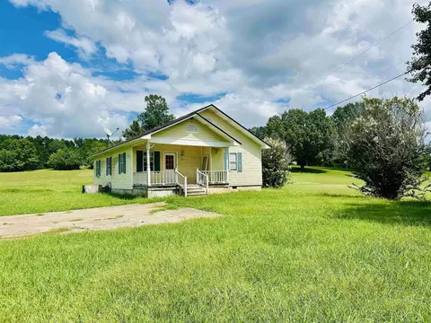 3576 45 Hwy, Selmer, TN 38375