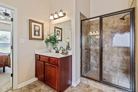 Bath - 4588 Craddle Hill Dr, Arlington, TN 38002 photo 2 of 5