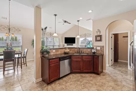 Kitchen - 4588 Craddle Hill Dr, Arlington, TN 38002 photo 1 of 2