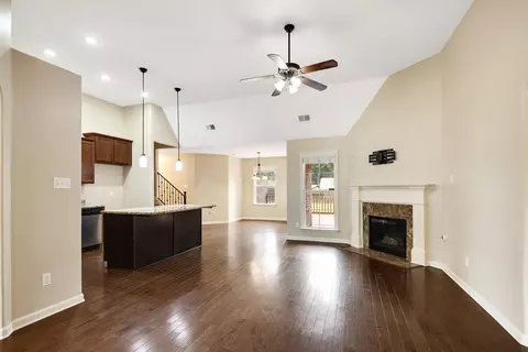 Living - 379 Shelton Rd, Collierville, TN 38017 photo 1 of 4