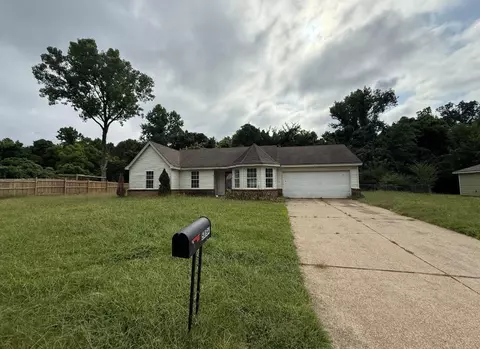 5064 Bowdoin Dr, Memphis, TN 38127