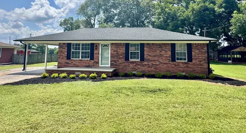 33 Fort Hudson Dr, Dyersburg, TN 38024