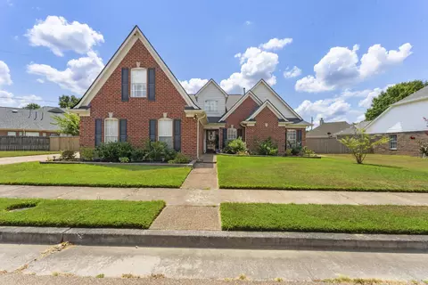 1567 Siskin Dr, Cordova, TN 38016