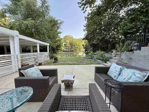 Exterior - 323 Crescent Ave, Jackson, TN 38301 photo 6 of 11