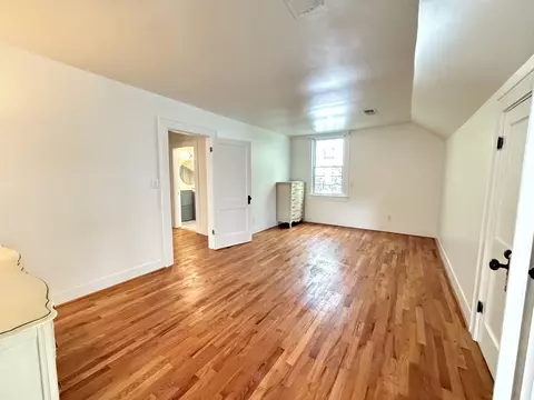 Bedroom - 323 Crescent Ave, Jackson, TN 38301 photo 3 of 4