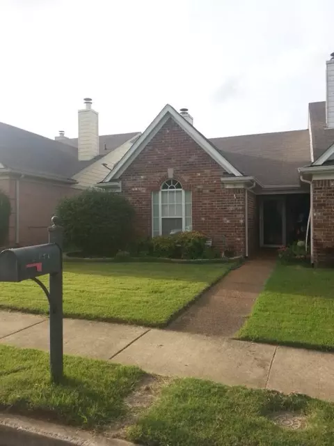 6880 Wrigley Dr, Cordova, TN 38018