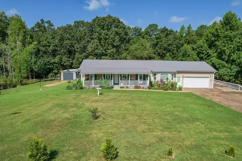 573 Clayhill Dr, Selmer, TN 38375
