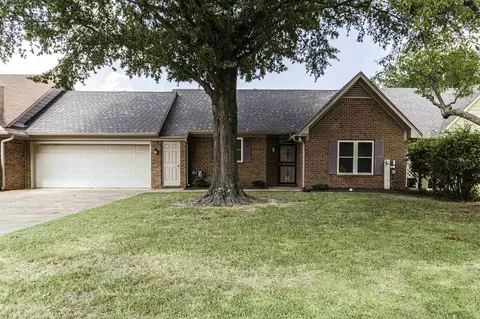 2952 Millers Pond Dr, Memphis, TN 38119