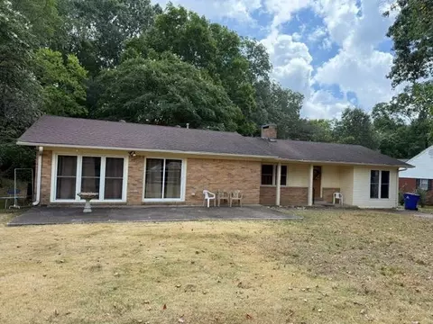 30 Blount Dr, Savannah, TN 38372