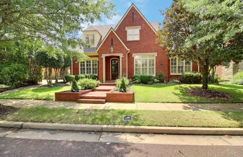 945 Hoyahka St, Collierville, TN 38017