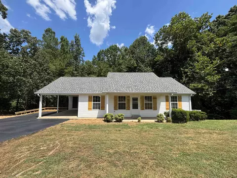1246 High School Rd, Selmer, TN 38375