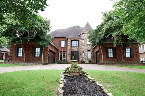 649 Ridge Springs Rd, Collierville, TN 38017