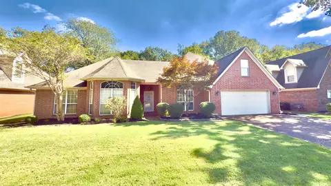 1082 Sugar Ln, Collierville, TN 38017