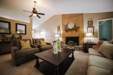 5724 Jardin Pl, Memphis, TN 38141