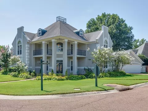 8813 Three Chimneys Dr E, Germantown, TN 38138