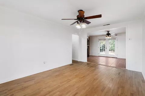 Living - 73 Mcwilliams Rd, Covington, TN 38019 photo 3 of 7