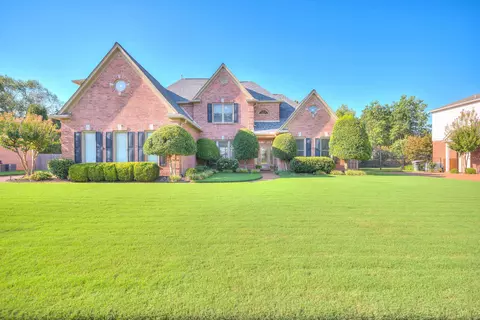 9940 Houston Oak Dr, Germantown, TN 38139