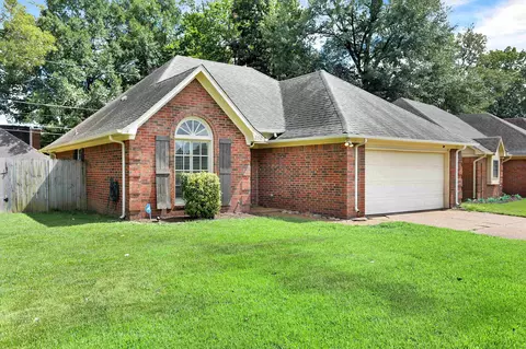 250 Bendigo Dr, Cordova, TN 38018