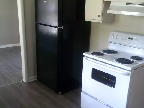 Kitchen - 253 E Raines Rd, Memphis, TN 38109 photo 2 of 2