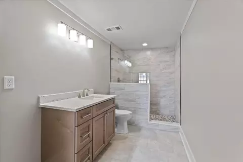 Bath - 101 Sivil Cir, Covington, TN 38019 photo 2 of 3