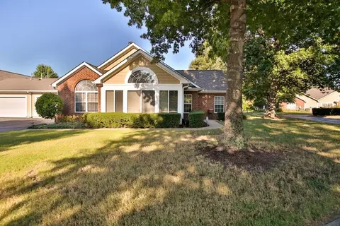 1952 Appling Oaks Cir #34, Cordova, TN 38016