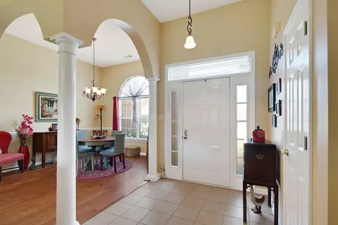 Entry Way - 402 Lillehammer Cv, Memphis, TN 38018 photo 1 of 2