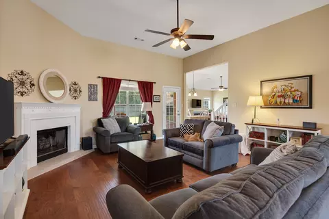 Living - 402 Lillehammer Cv, Memphis, TN 38018 photo 1 of 1