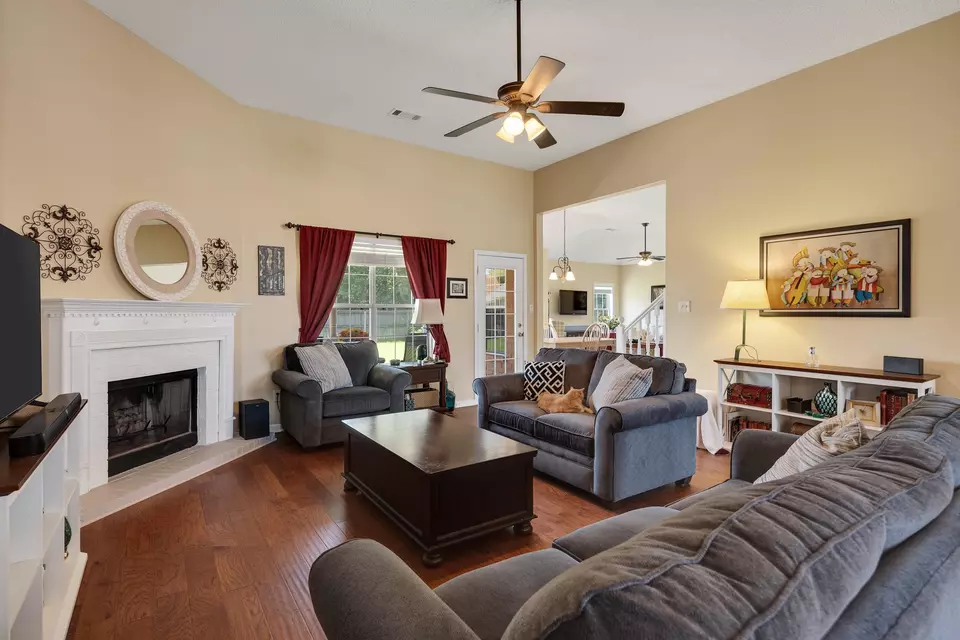 Living - 402 Lillehammer Cv, Memphis, TN 38018 photo 1 of 1