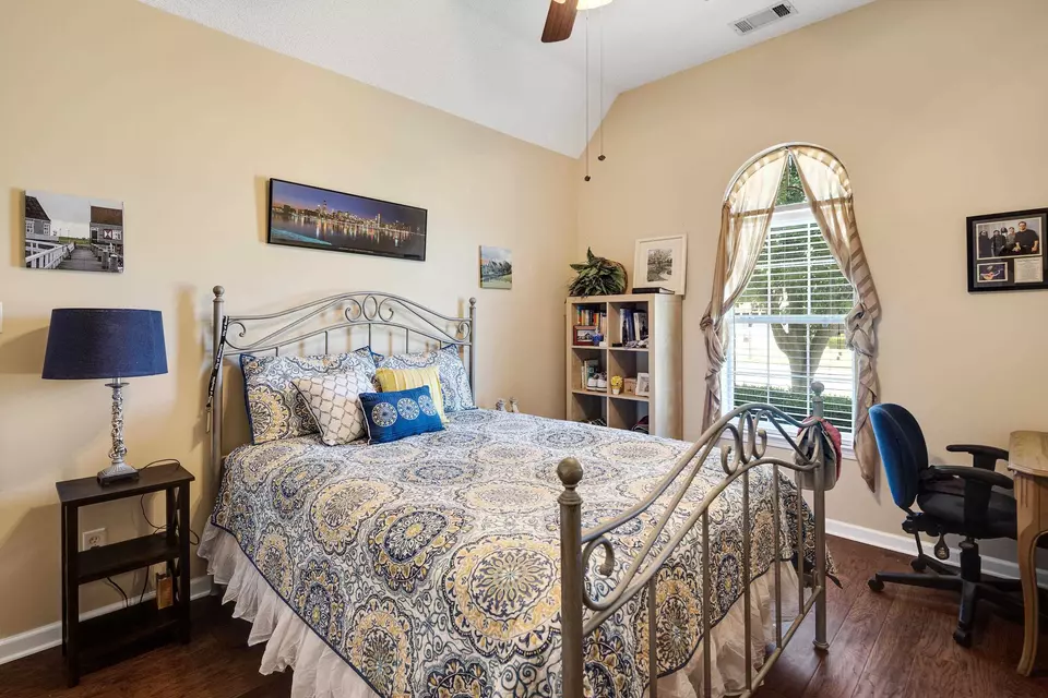 Bedroom - 402 Lillehammer Cv, Memphis, TN 38018 photo 4 of 4