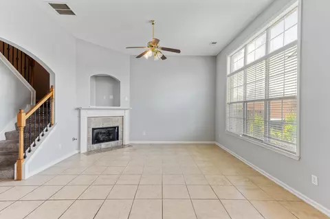 Living - 7548 Easterly Ln, Memphis, TN 38125 photo 8 of 10