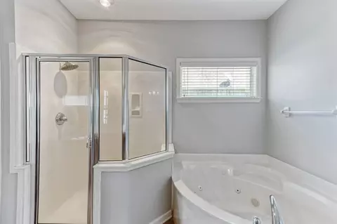 Bath - 7548 Easterly Ln, Memphis, TN 38125 photo 2 of 4