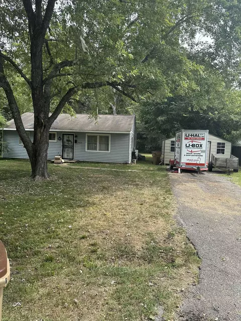7804 Commodore Dr, Millington, TN 38053