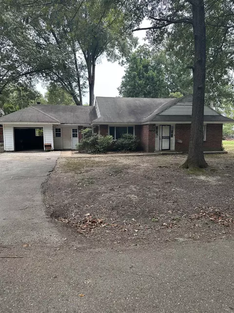 7754 Shamrock Dr, Millington, TN 38053
