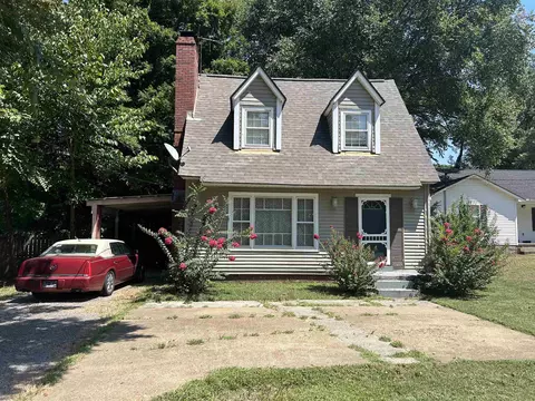 830 S Main St, Covington, TN 38019