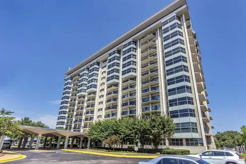 655 Riverside Dr #206, Memphis, TN 38103