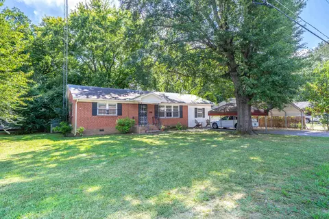 318 Central St, Bolivar, TN 38008