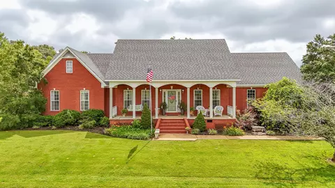 94 Beckham Ln, Savannah, TN 38372