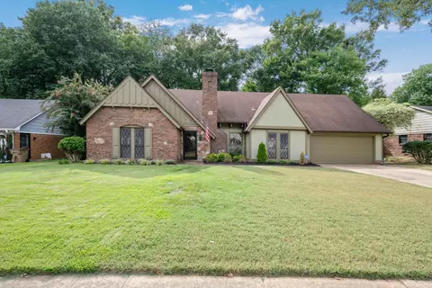 3821 Misty Oak Dr, Memphis, TN 38125