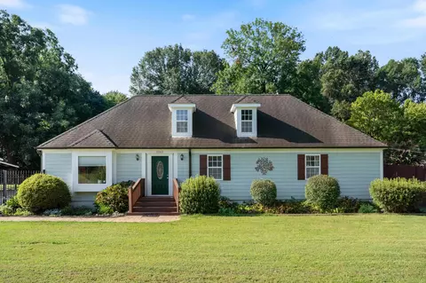 5563 Crestview Dr, Memphis, TN 38134