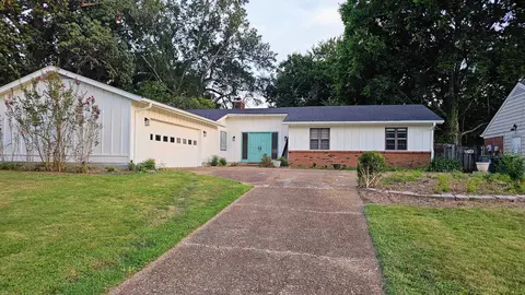 5433 Pipers Gap Dr, Memphis, TN 38134
