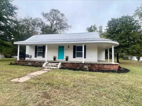 126 W Boone St, Adamsville, TN 38310