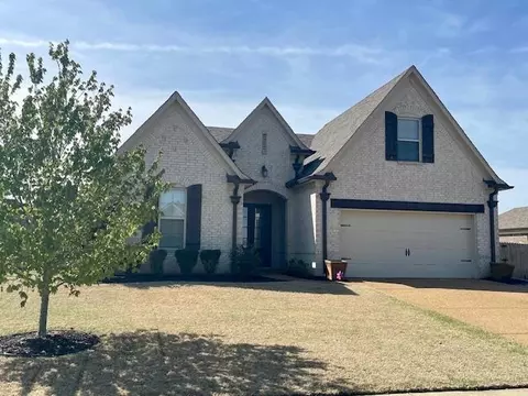 25 Aspen Wood Cv, Oakland, TN 38060