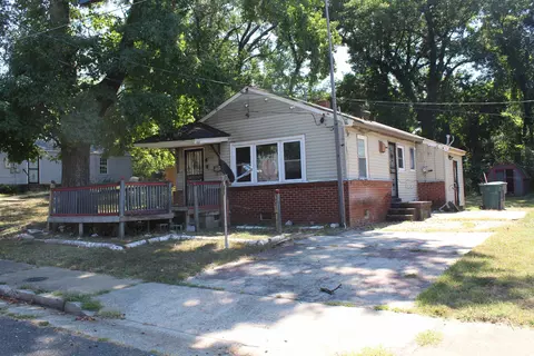 1431 Ledger Rd, Memphis, TN 38106