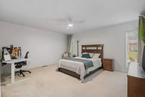 Bedroom - 19 E Yates Rd S, Memphis, TN 38120 photo 4 of 4
