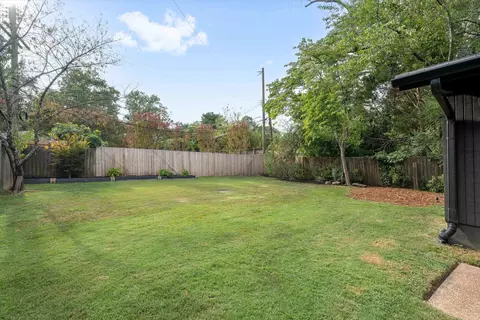 Exterior - 19 E Yates Rd S, Memphis, TN 38120 photo 5 of 7