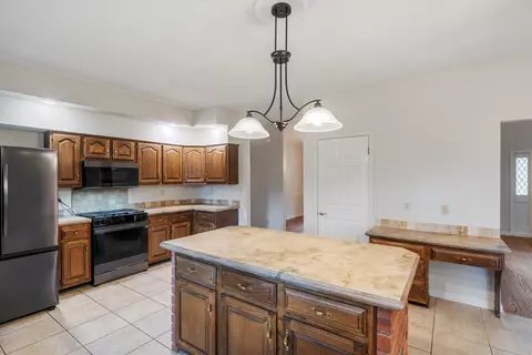 Kitchen - 4309 Garner Pl, Bartlett, TN 38135 photo 3 of 5