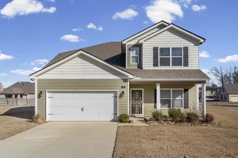 10 Blackthorn Cv, Oakland, TN 38060